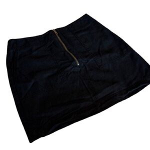 CLEARANCE - Treasure & Bond Black Skirt with Front Zipper M | Sleek Chic
